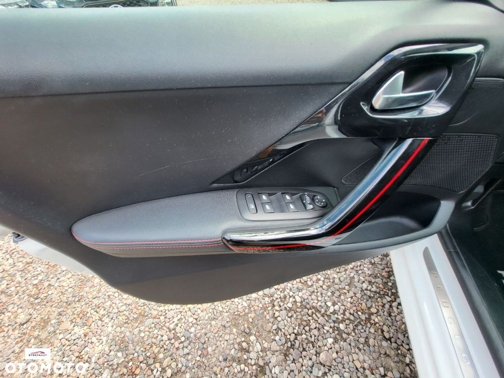 Peugeot 208 - 28