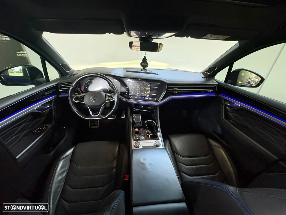 VW Touareg 3.0 TSI e-Hybrid R - 11