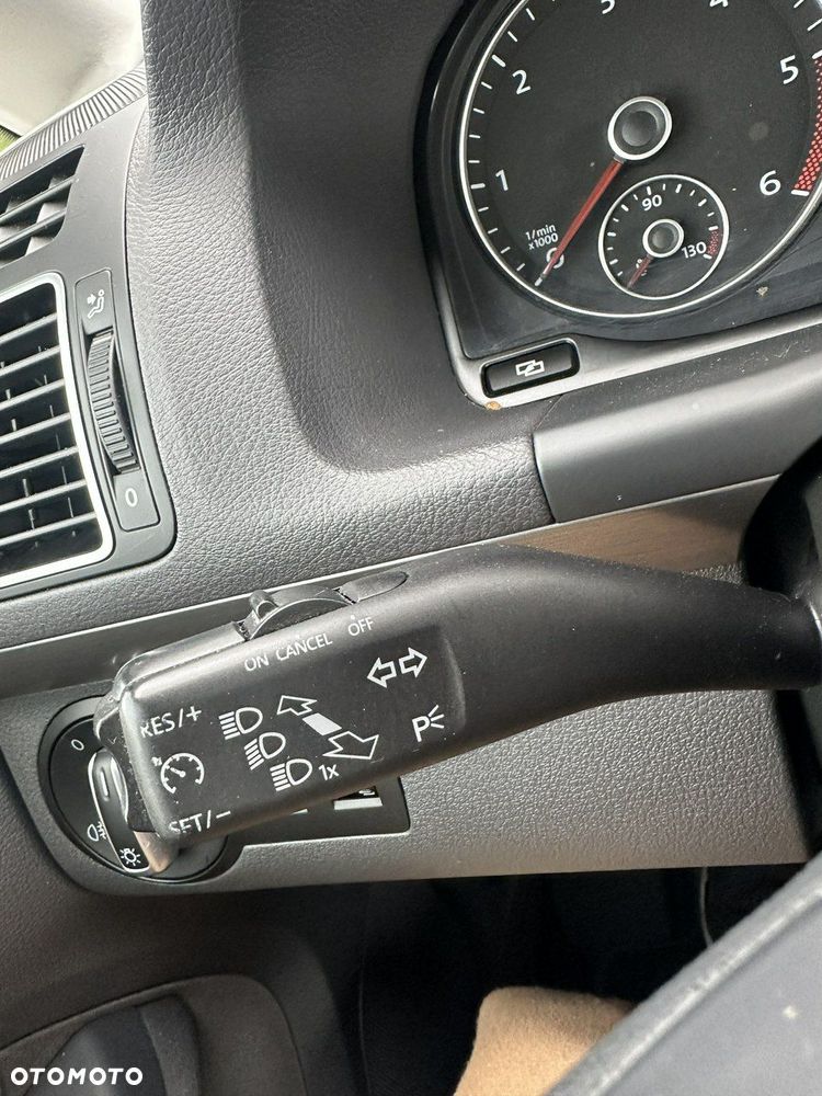 Volkswagen Touran - 19