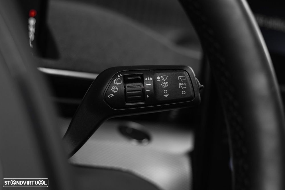 Ford Mustang Mach-E Standard - 24