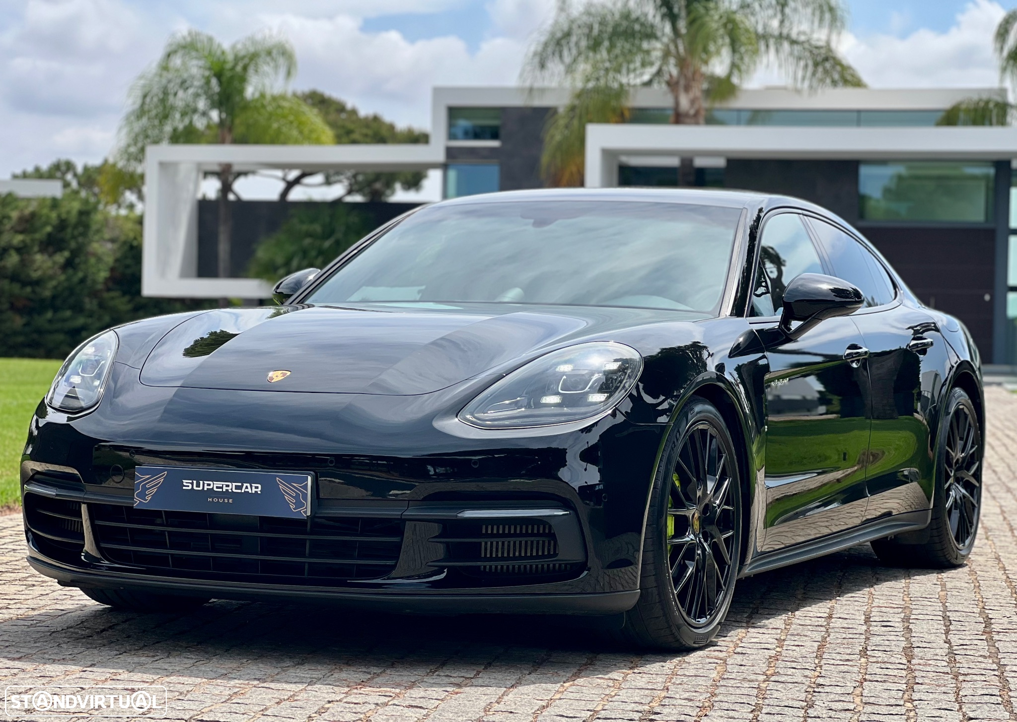 Porsche Panamera 4 E-Hybrid - 12