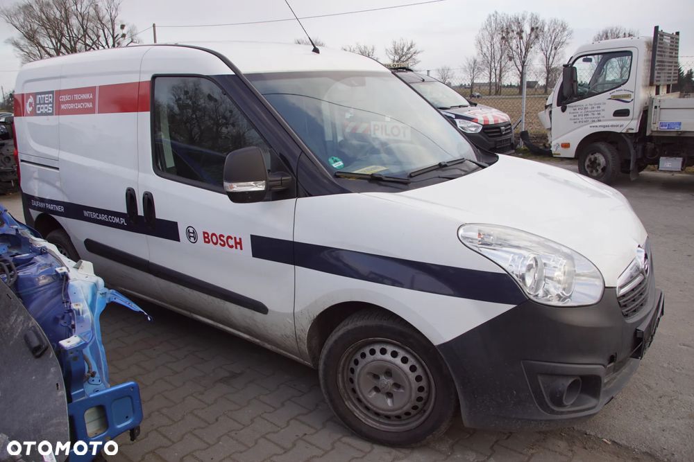 Auto na części - Opel Combo D 1.3 CDTI 90 KM A13FD C510 5PU 2017R Silnik Skrzynia Drzwi Maska Zderzak Błotnik Lampa Lusterko Klamka Szyba Deska Kokpit Sterownik Moduł Czujnik Licznik Panel Kierownica - 8