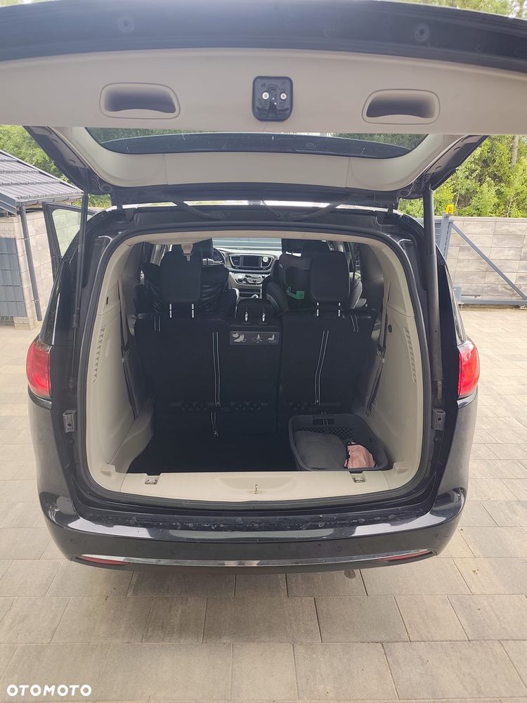 Chrysler Pacifica - 26