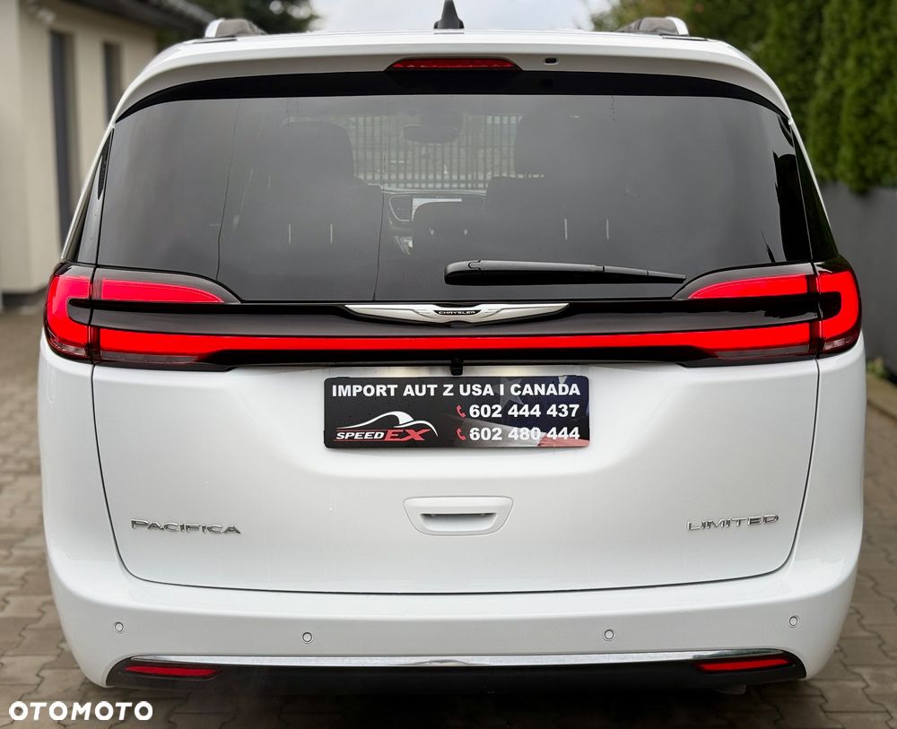 Chrysler Pacifica - 11
