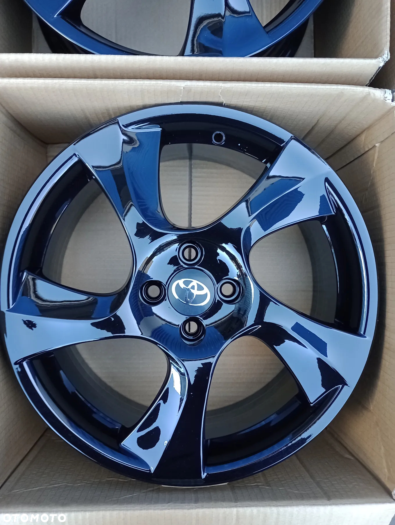 FELGI ALUMINIOWE NOWE 4x100 R17 7J ET39 TOYOTA AYGO X IQ YARIS MR2 - 2