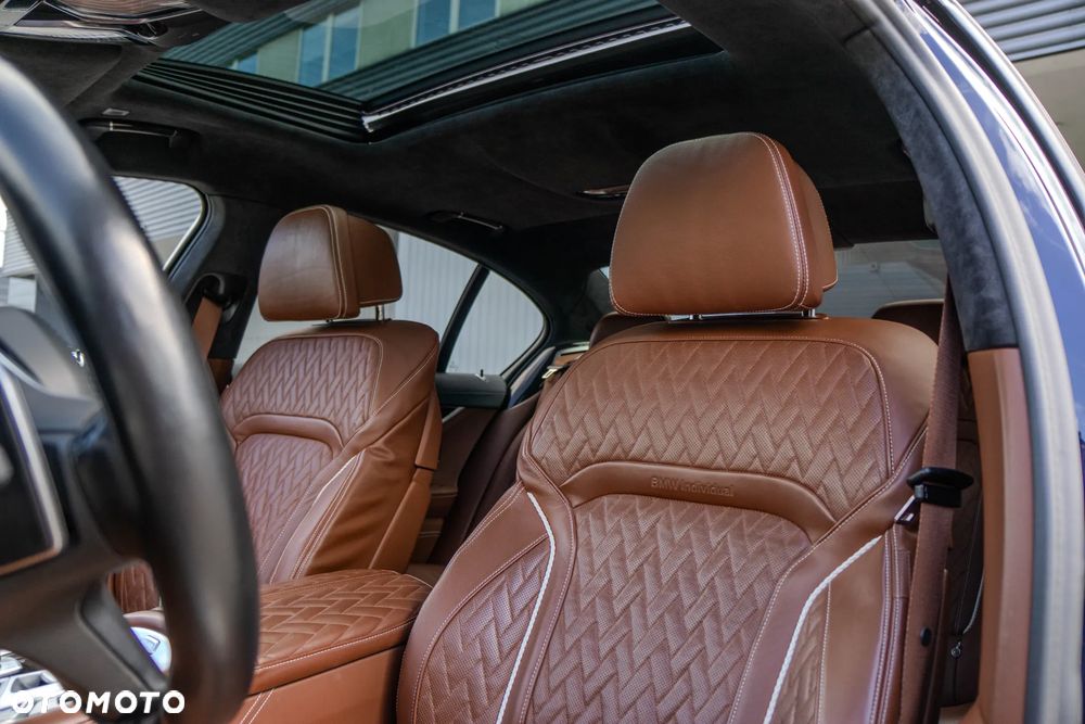 BMW Seria 7 750i xDrive - 16