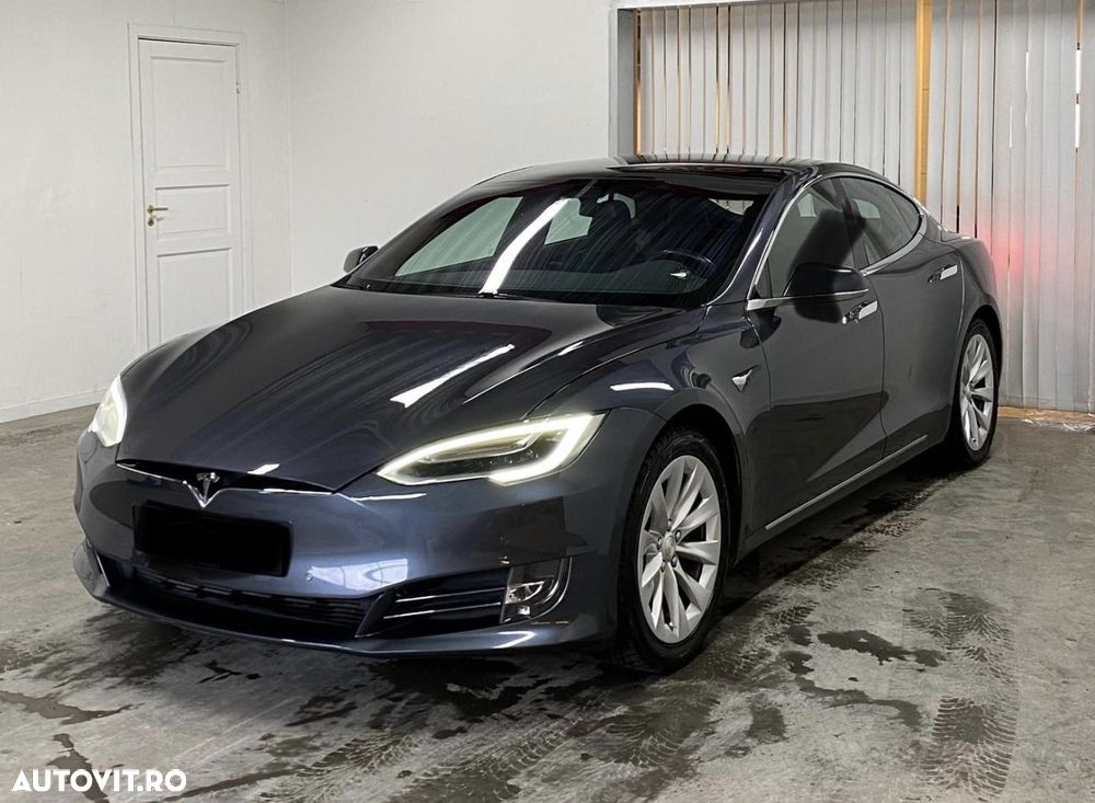 Tesla Model S - 2