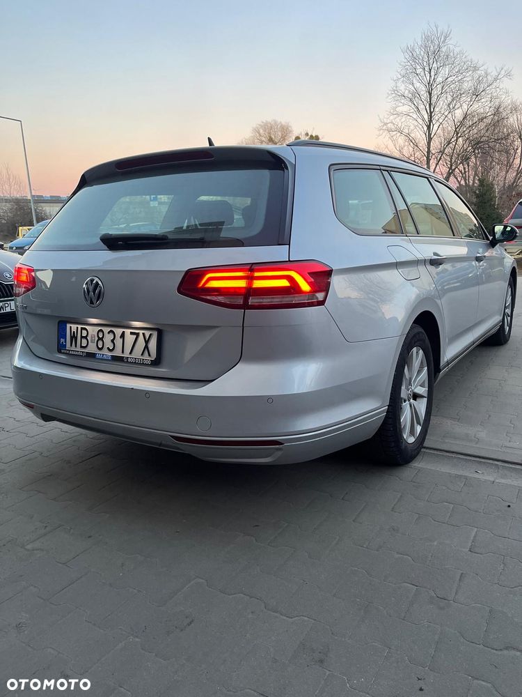 Volkswagen Passat - 4