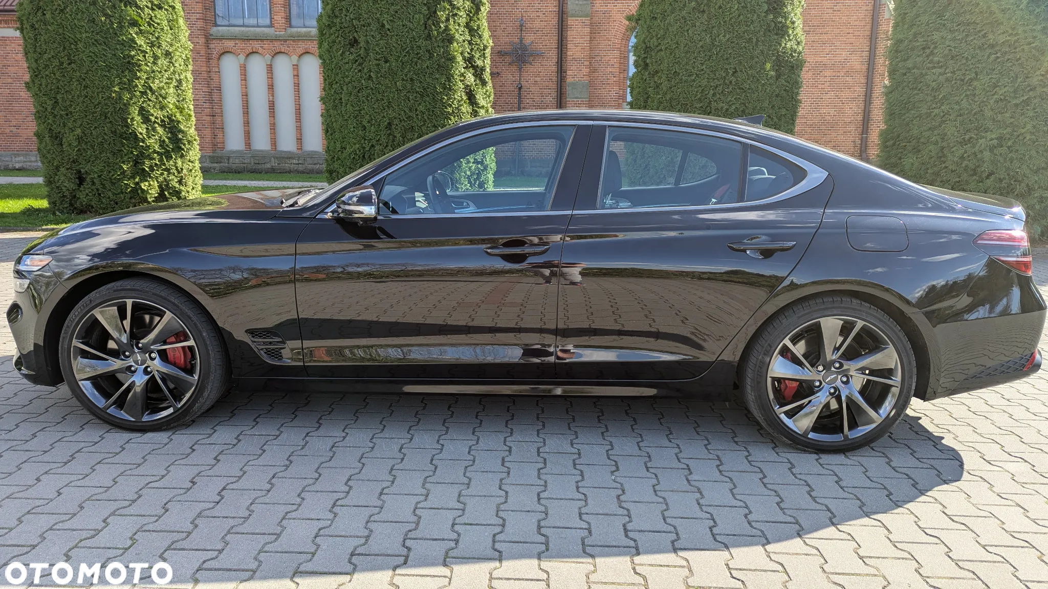 Genesis G70 - 12