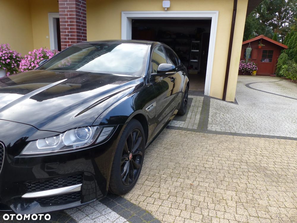 Jaguar XF 2.0 i4D R-Sport - 3