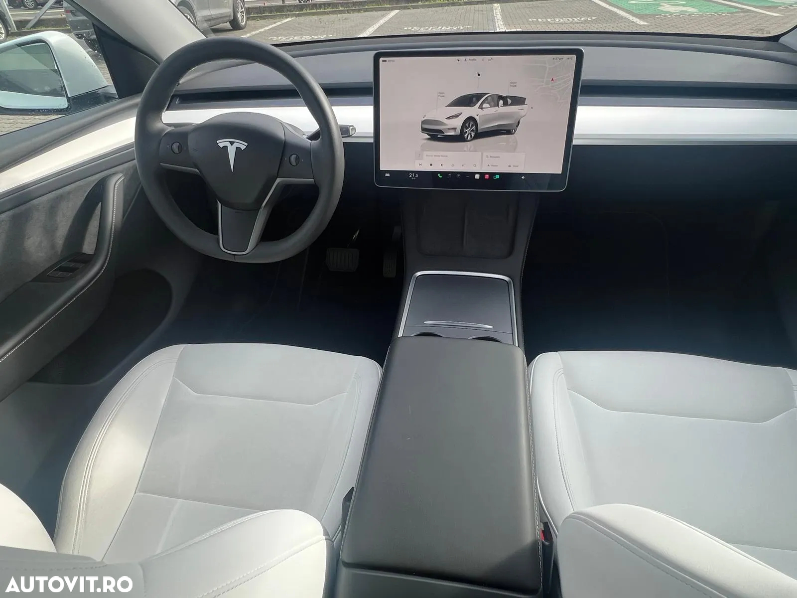Tesla Model Y - 6