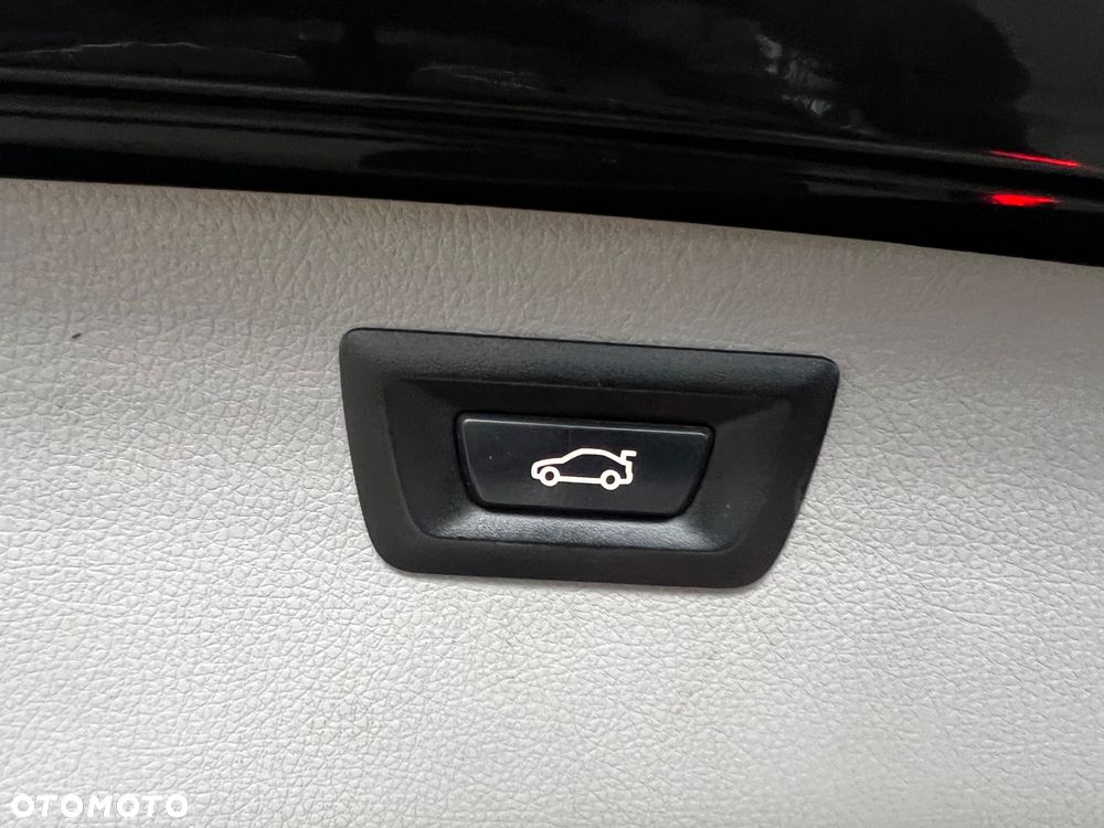 BMW Seria 3 320d Luxury Line - 21