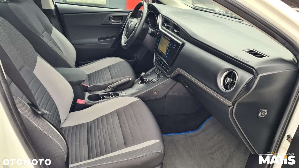 Toyota Auris - 29