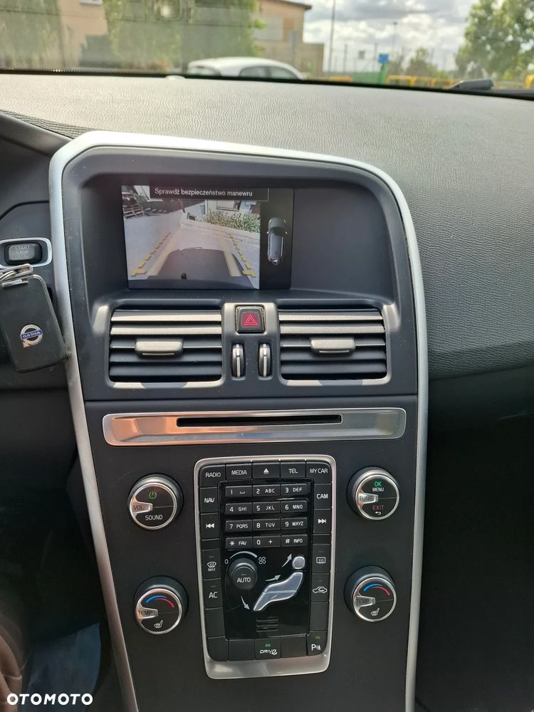 Volvo XC 60 DRIVe Momentum - 29