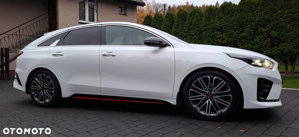 Kia ProCeed 1.6 T-GDI GT DCT - 16
