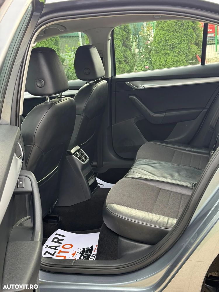 Skoda Octavia 2.0 TDI DSG Style - 8