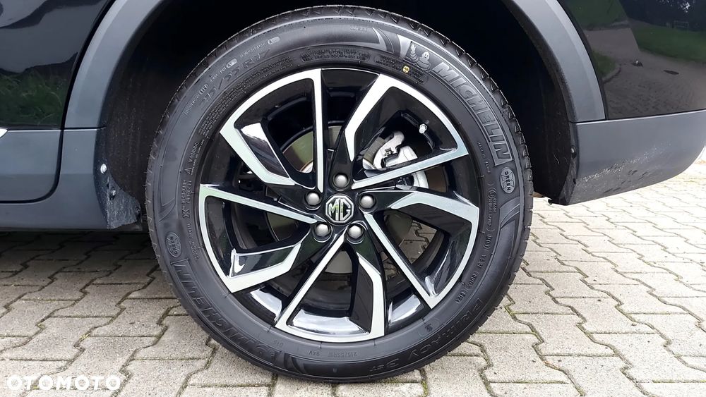 MG ZS - 11
