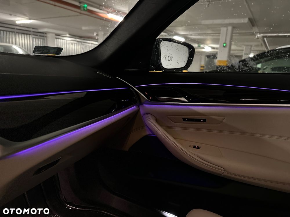 BMW Seria 5 545e xDrive - 11