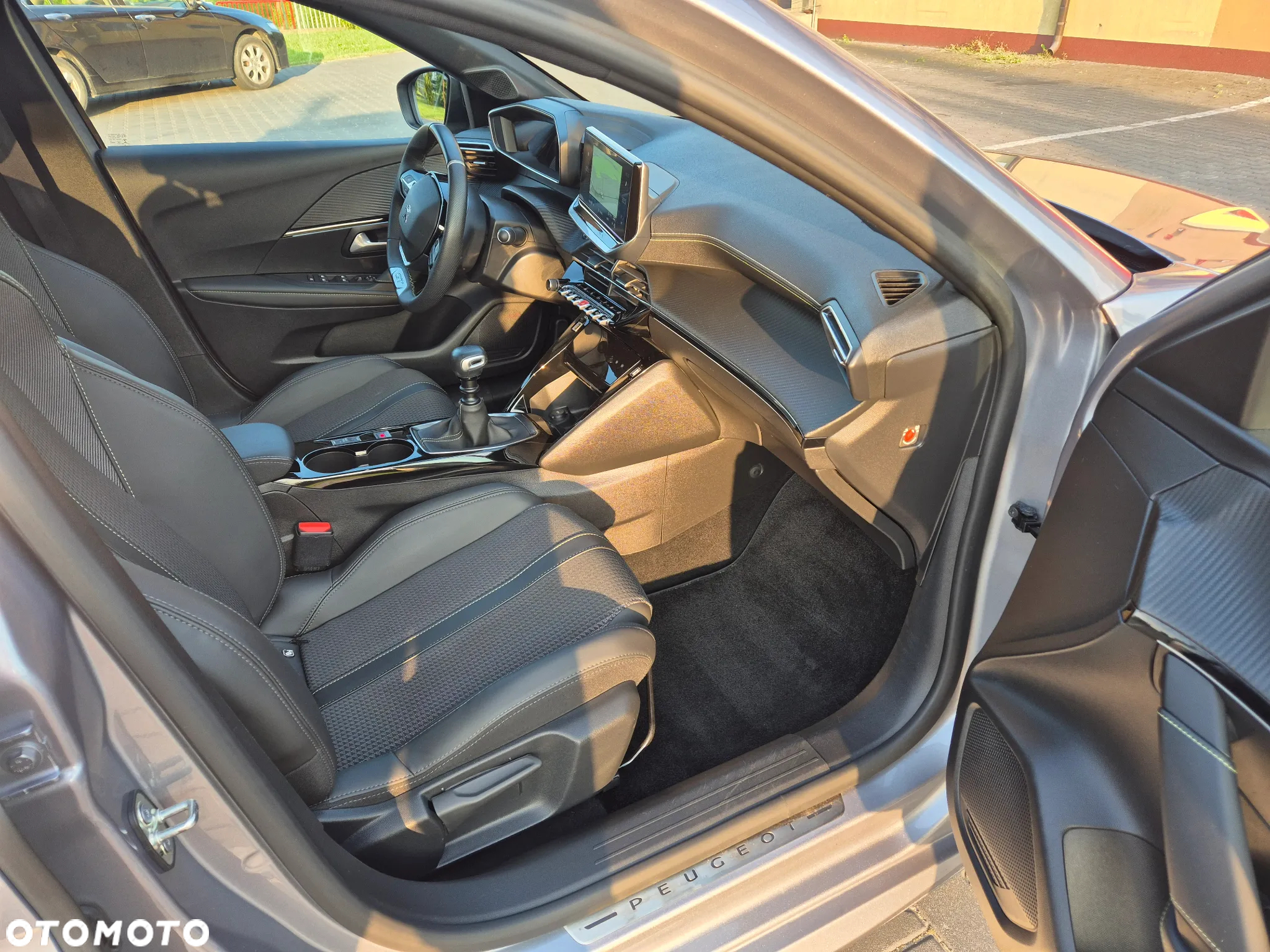 Peugeot 208 PureTech 100 GT Pack - 6