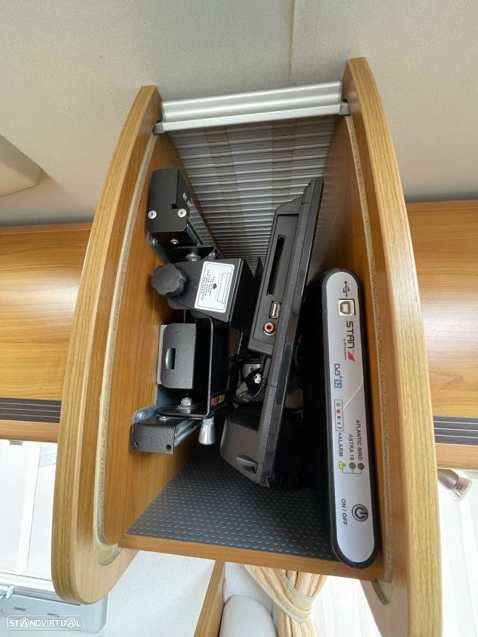 Autostar Auros 80 Distinction 2.3 MJ cama francesa - 37