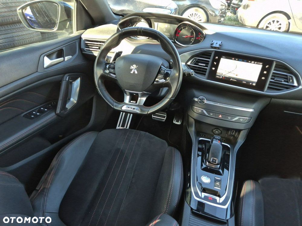 Peugeot 308 BlueHDi FAP 180 EAT8 Stop & Start GT - 28