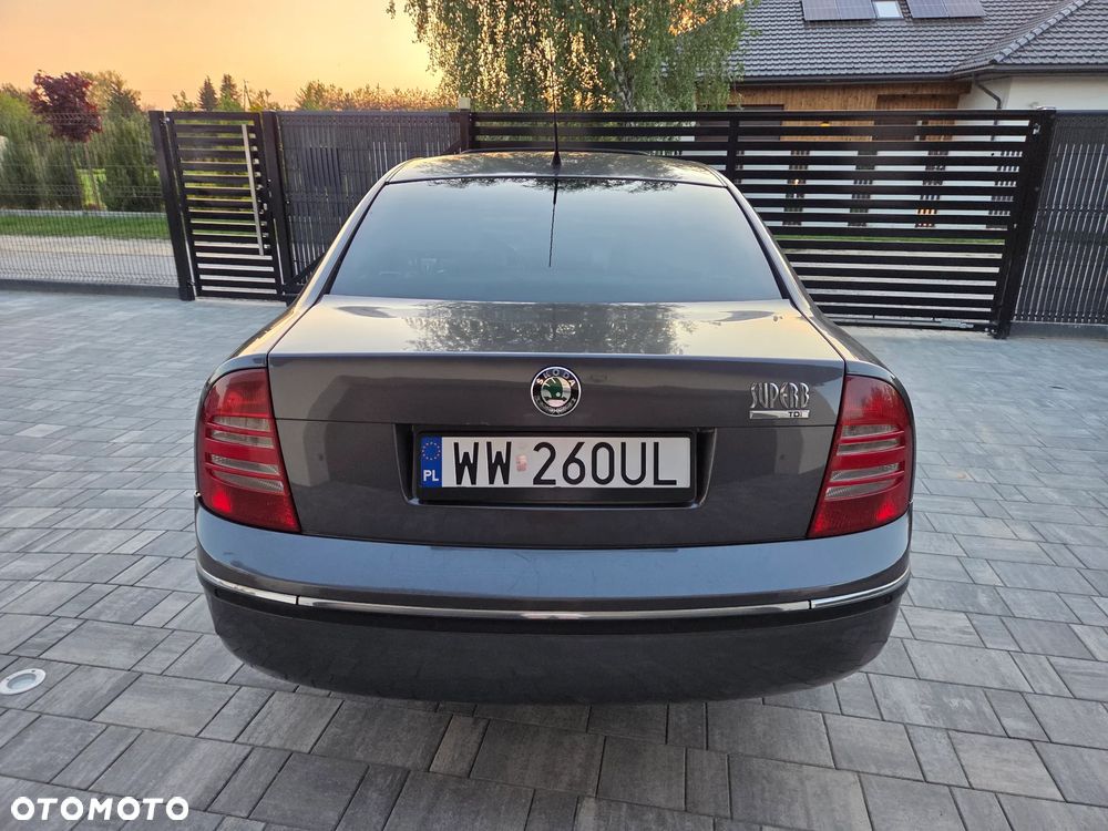 Skoda Superb 2.0 TDI DPF Exclusive - 7