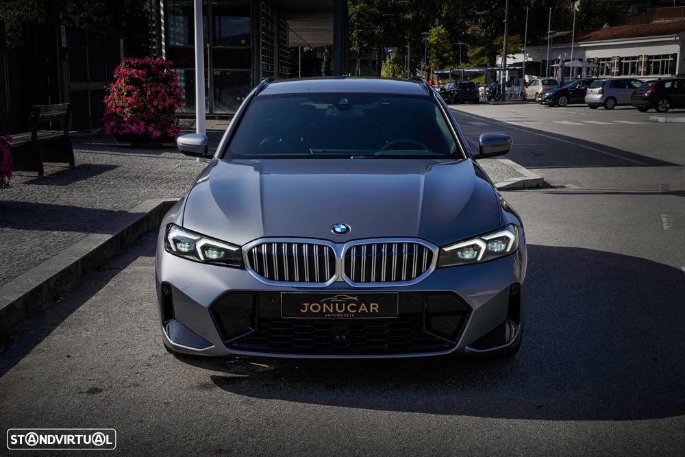 BMW 320 d Touring Pack Desportivo M Auto - 3