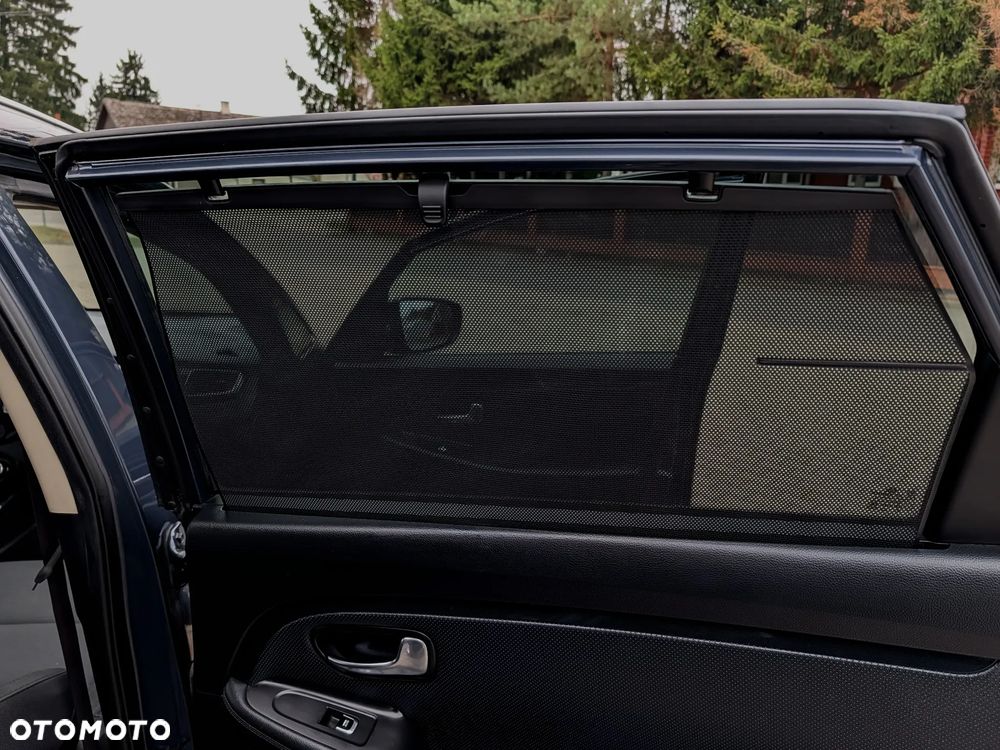 Kia Carens - 28