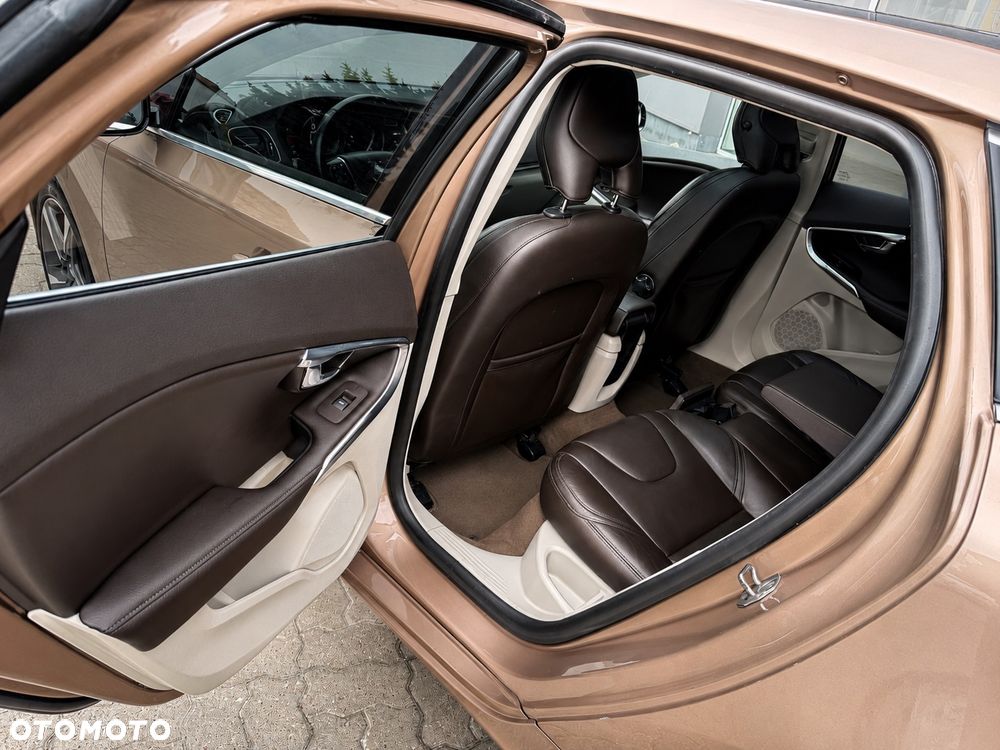 Volvo V40 D2 Summum - 27