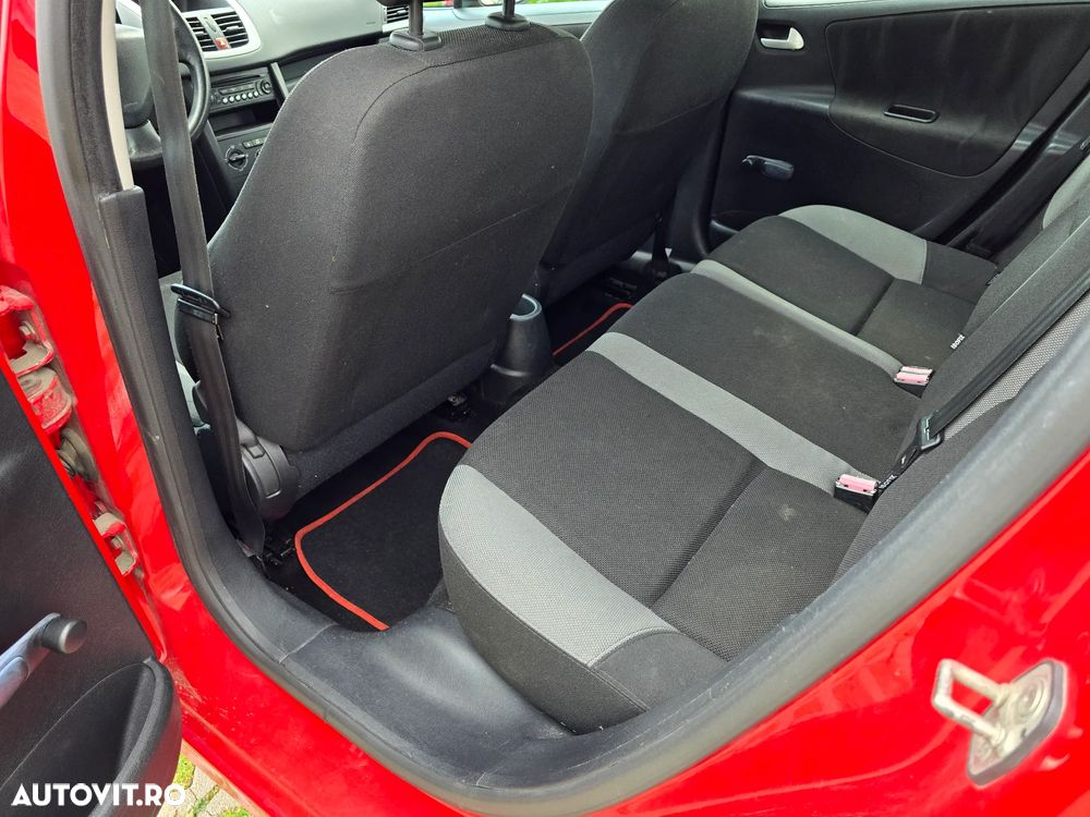 Peugeot 207 1.4HDI Trendy - 11