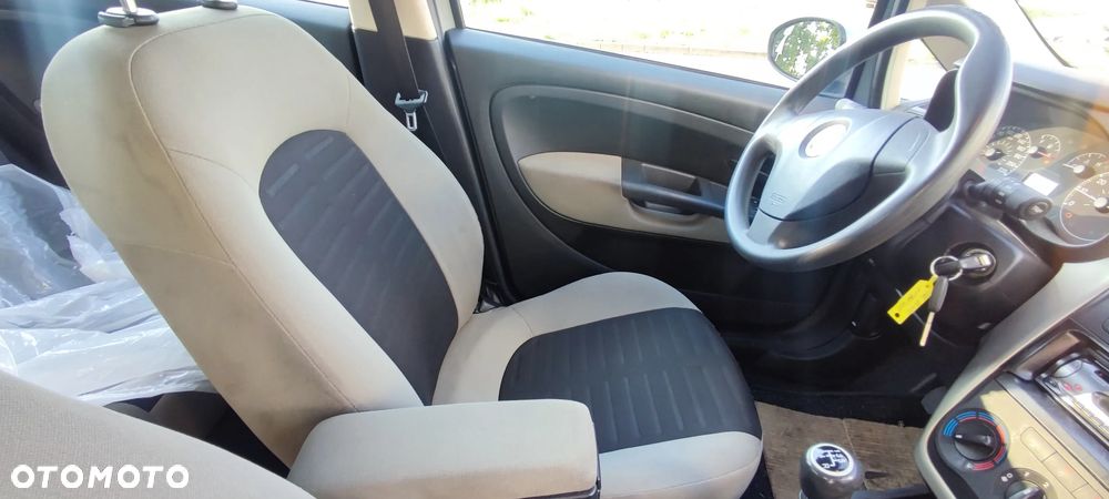Fiat Grande Punto 1.4 8V - 19