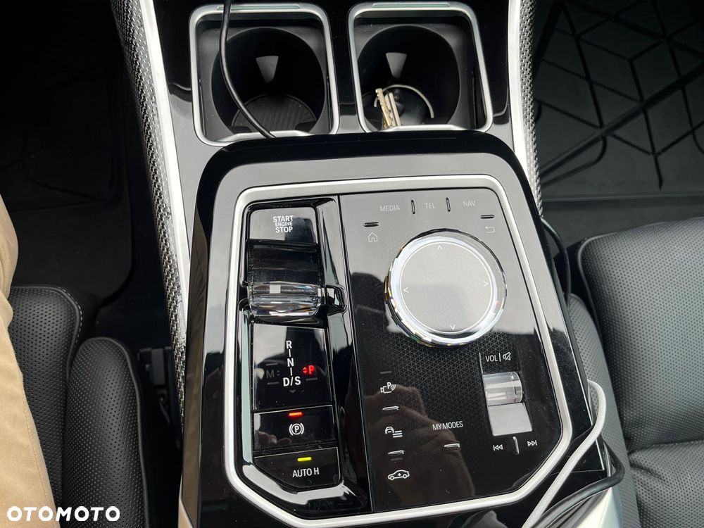 BMW Seria 7 750e PHEV xDrive M Sport sport - 13