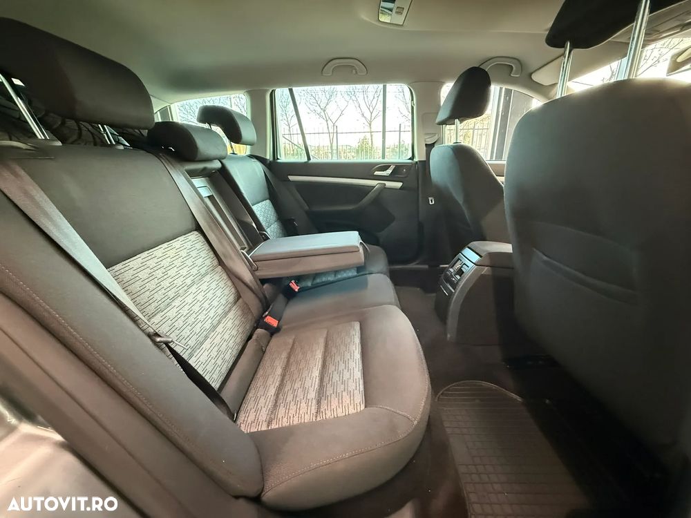 Skoda Octavia Combi 1.4 TSI FAMILY - 8