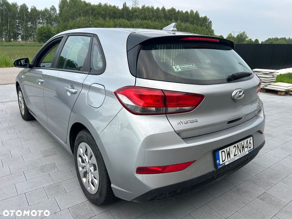 Hyundai i30 1.5 DPI Classic + - 11