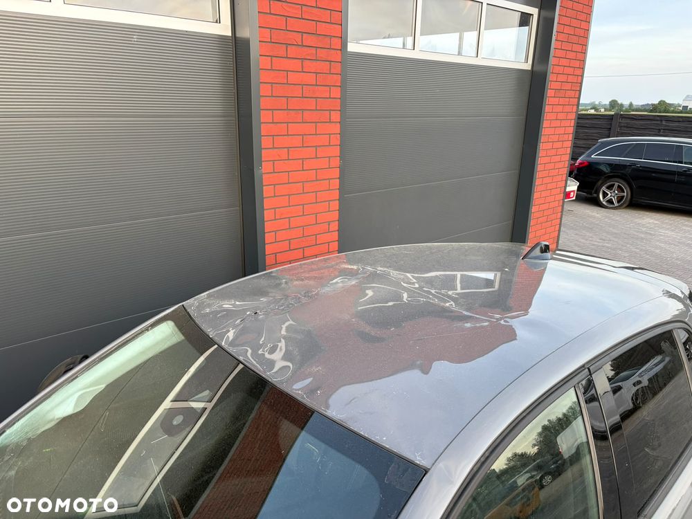 Peugeot 208 - 32