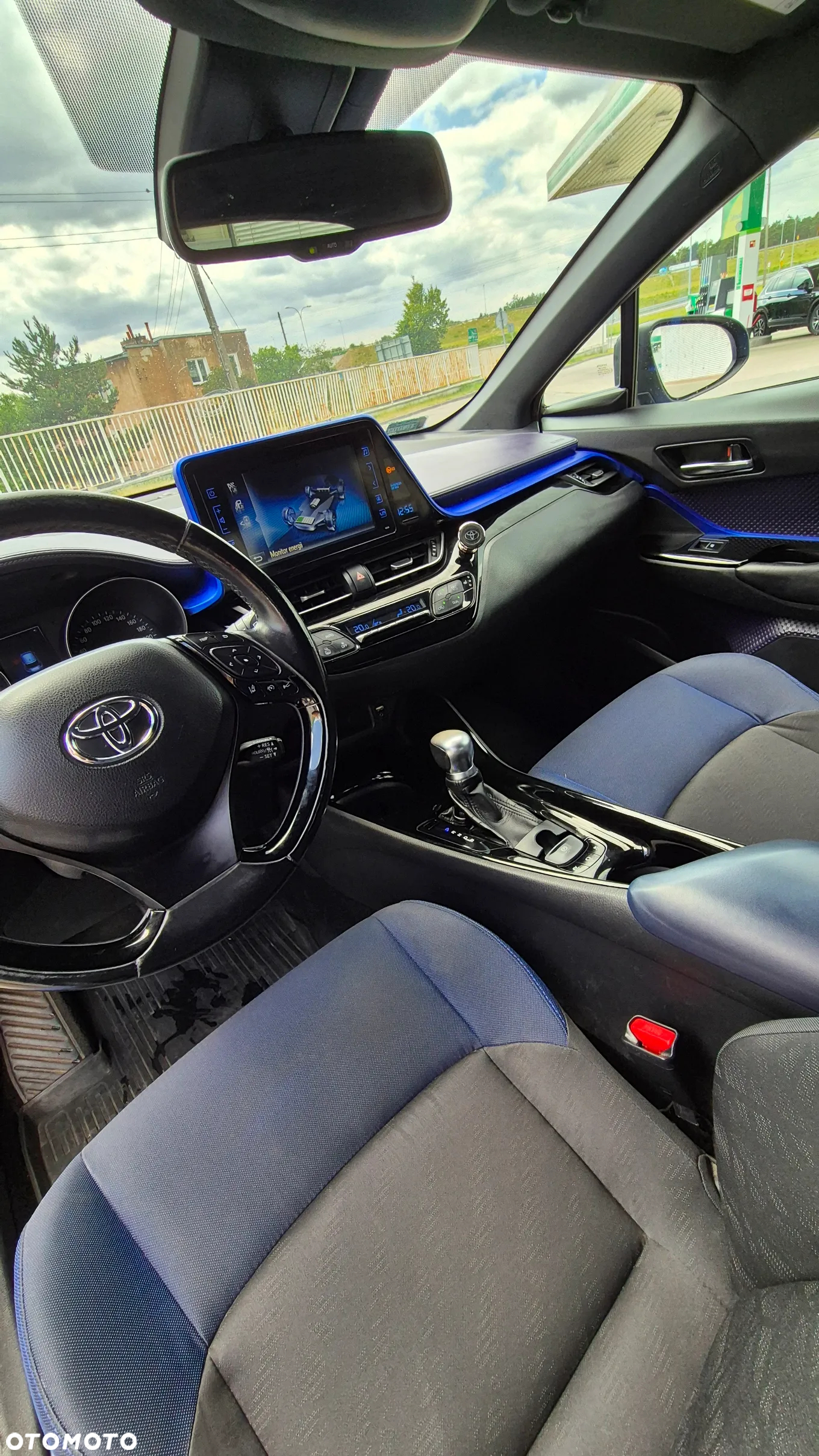 Toyota C-HR 1.8 Hybrid Dynamic - 18