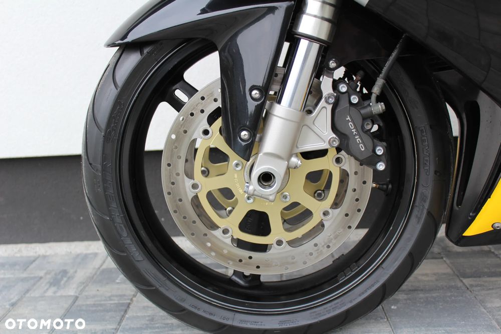 Suzuki GSX-R - 24