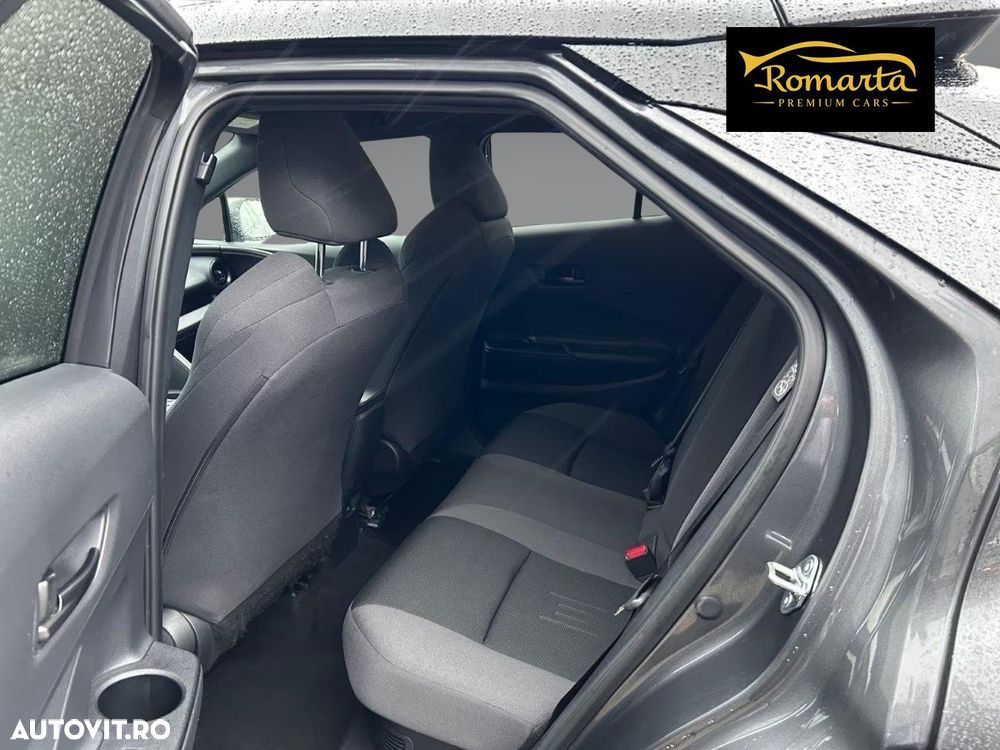 Toyota C-HR 1.8 Hybrid Team Deutschland - 21