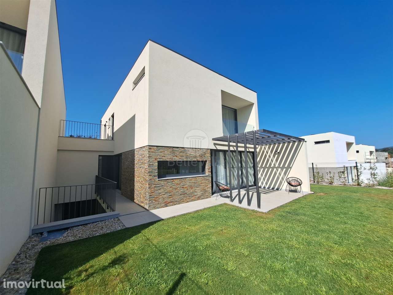 Moradia de gaveto em Palmeira, Braga - Grande imagem: 2/32