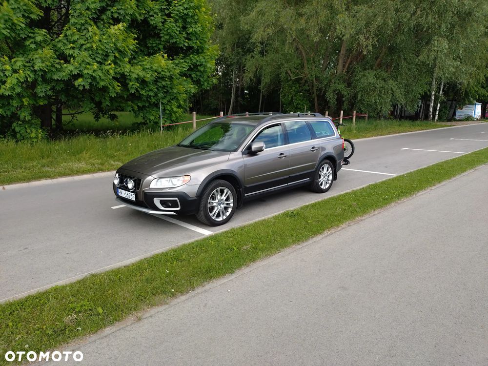 Volvo XC 70 D5 AWD Momentum - 2
