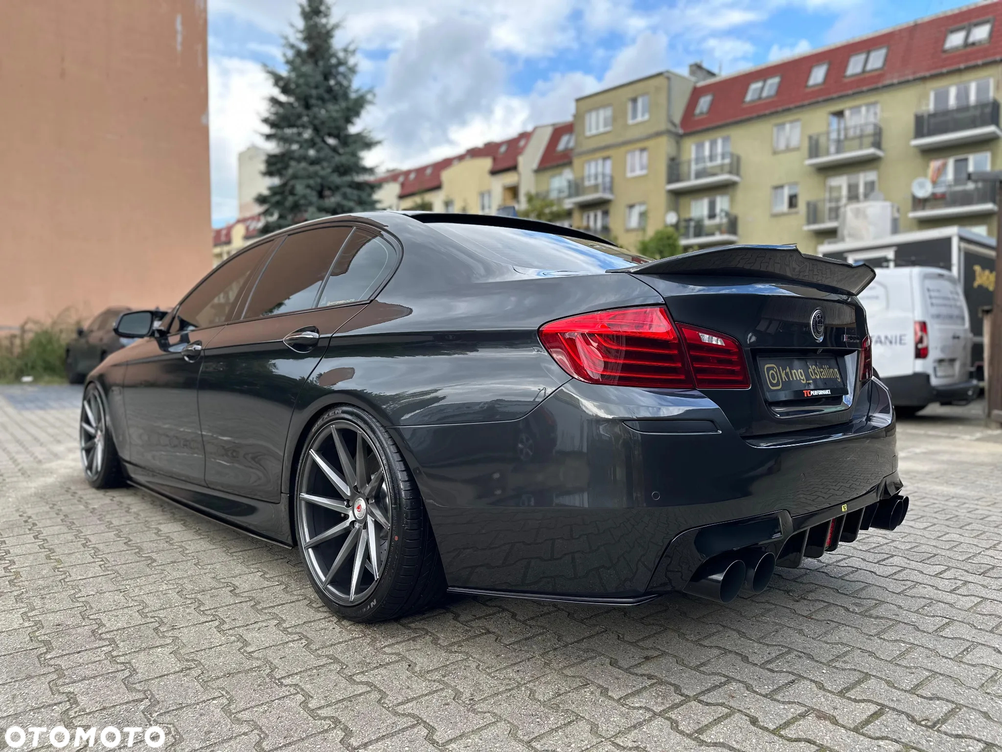 BMW Seria 5 550i - 4