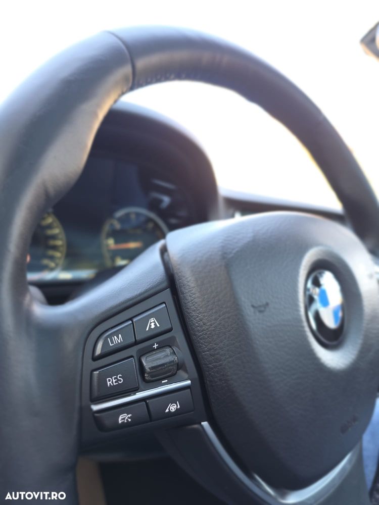 BMW Seria 5 520d Aut. Luxury Line - 28