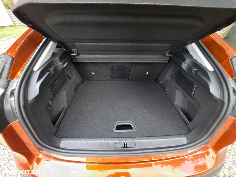 Citroën C4 PureTech 130 Stop&Start EAT8 SHINE - 16