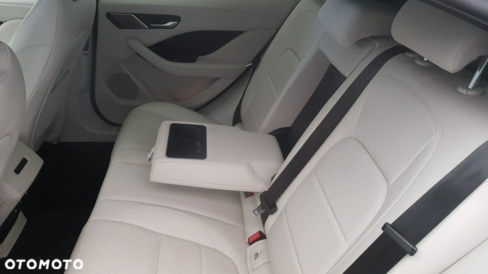 Jaguar I-Pace - 12