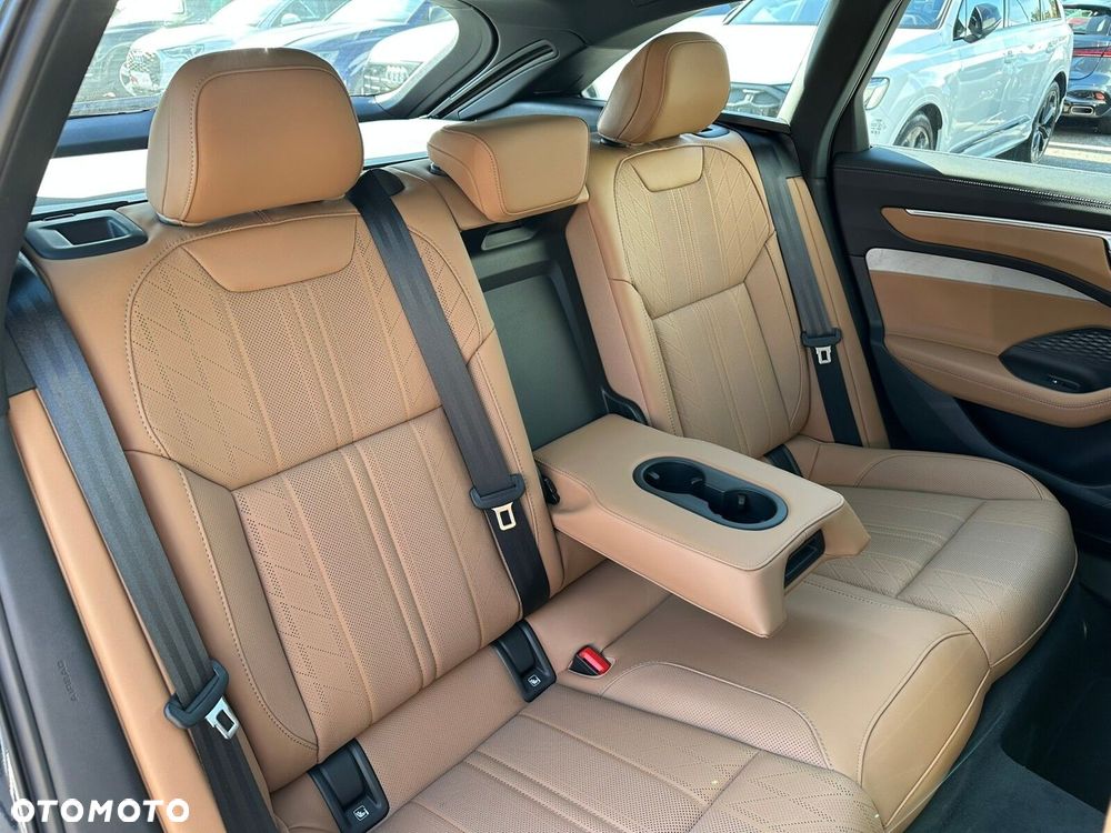 Audi A6 Allroad - 30