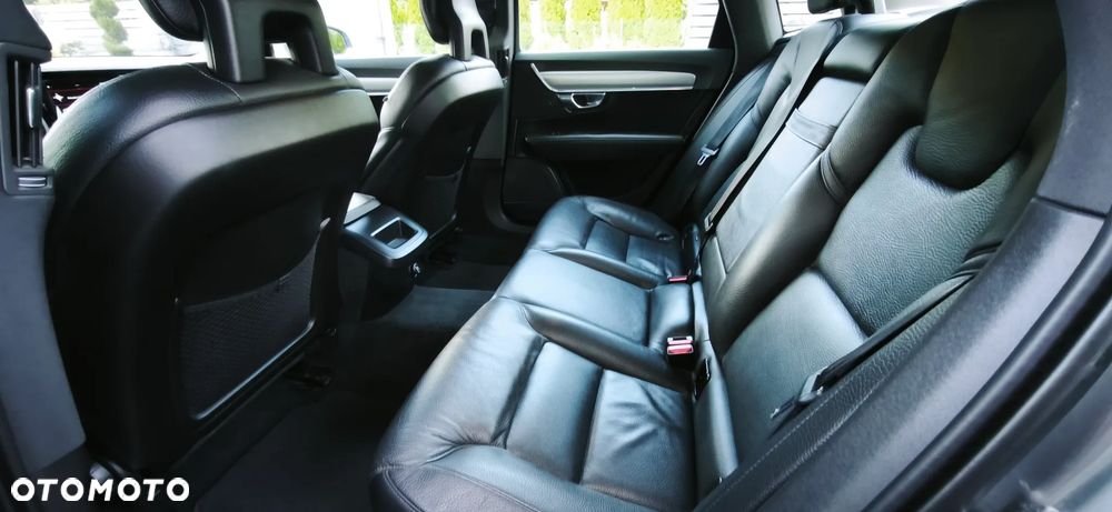 Volvo S90 D3 Momentum - 34
