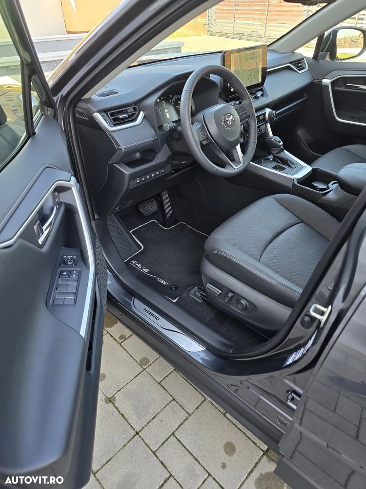 Toyota RAV4 - 10