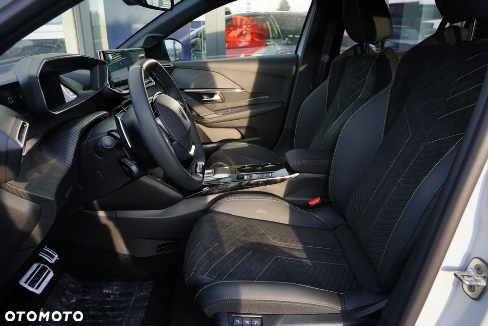 Peugeot 208 1.2 mHEV GT - 17