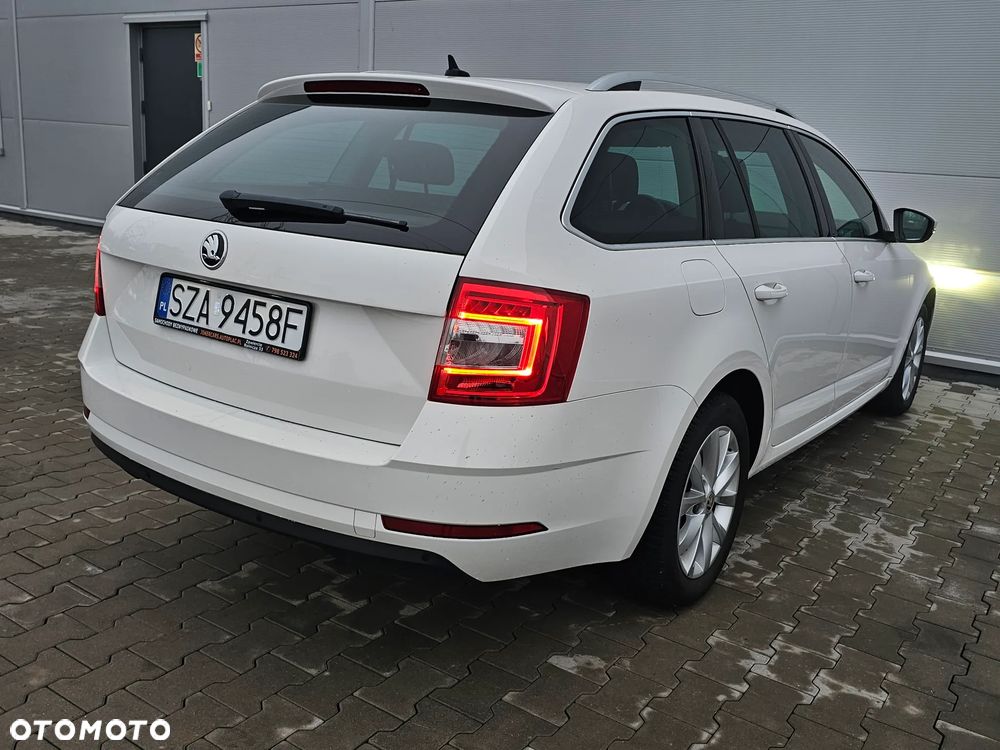 Skoda Octavia 1.6 TDI DSG Ambition - 21