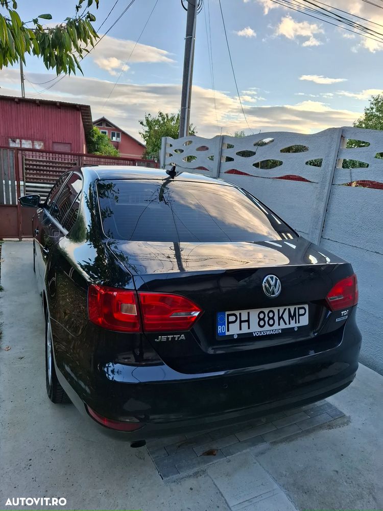 Volkswagen Jetta 1.6 TDI Blue Motion Technology Trendline - 5